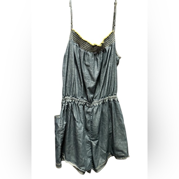 Stylish Denim Romper with Lace Trim 1X 36in long pit to pit 19in - Picture 2 of 6